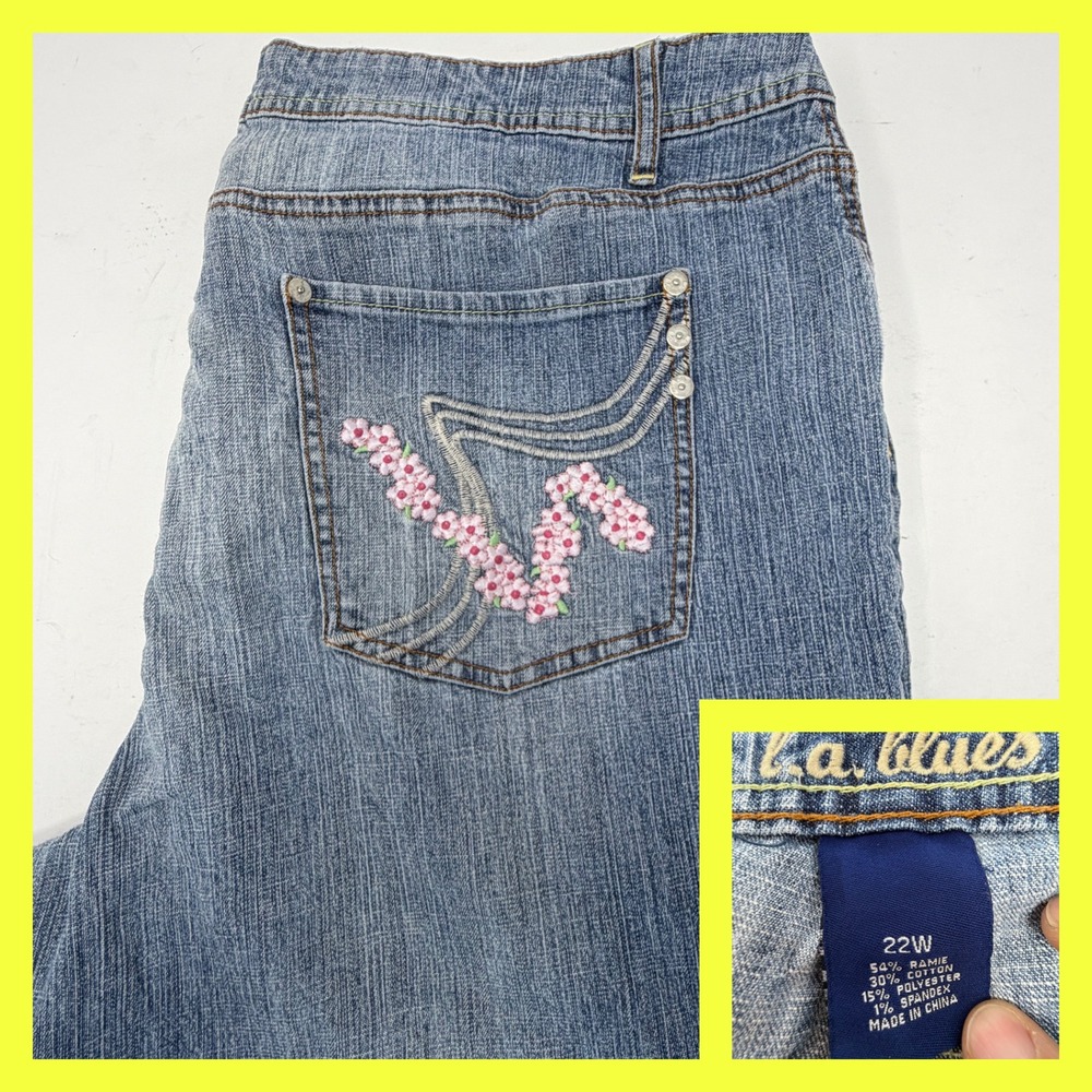 L.A. Blues Womens  22W Jeans Blue Denim Floral Embroidered Pockets Stretch‎